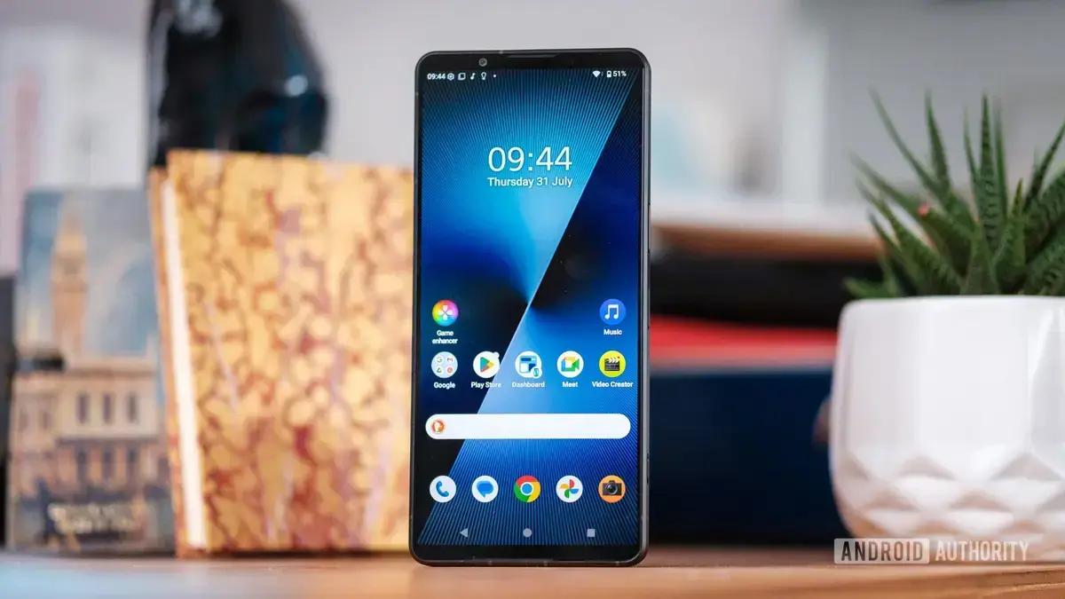 Sony Xperia 1 VI recebe penúltima atualização do Android 16 após lançamento em 2024