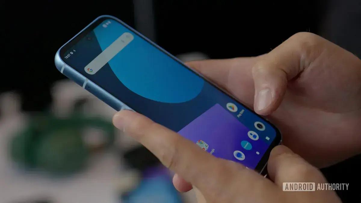 Fairphone 4 vai pular o Android 14 e receber diretamente o Android 15 em novembro
