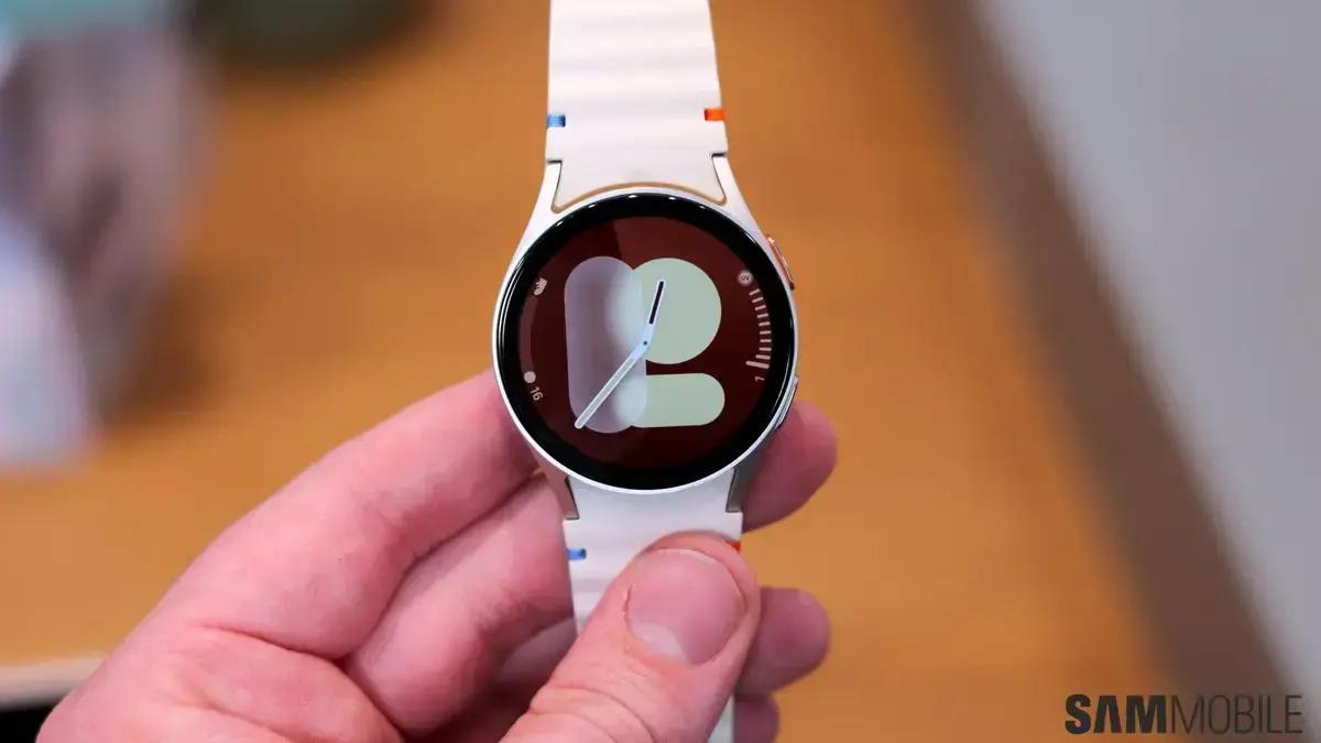 Atualização One UI 8 Watch para Galaxy Watch 7 começa a chegar nos Estados Unidos