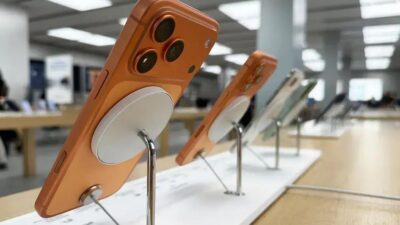 Apple adapta suportes MagSafe em lojas para evitar marcas no iPhone 17