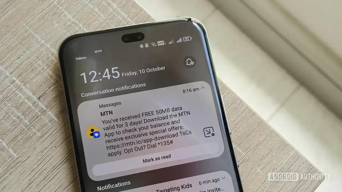 Ainda não gosto das notificações divididas no meu celular Android após meses de uso