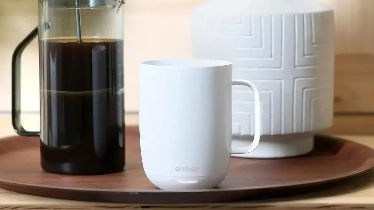 Ember Smart Mug 2 com desconto internacional para manter sua bebida quente no inverno