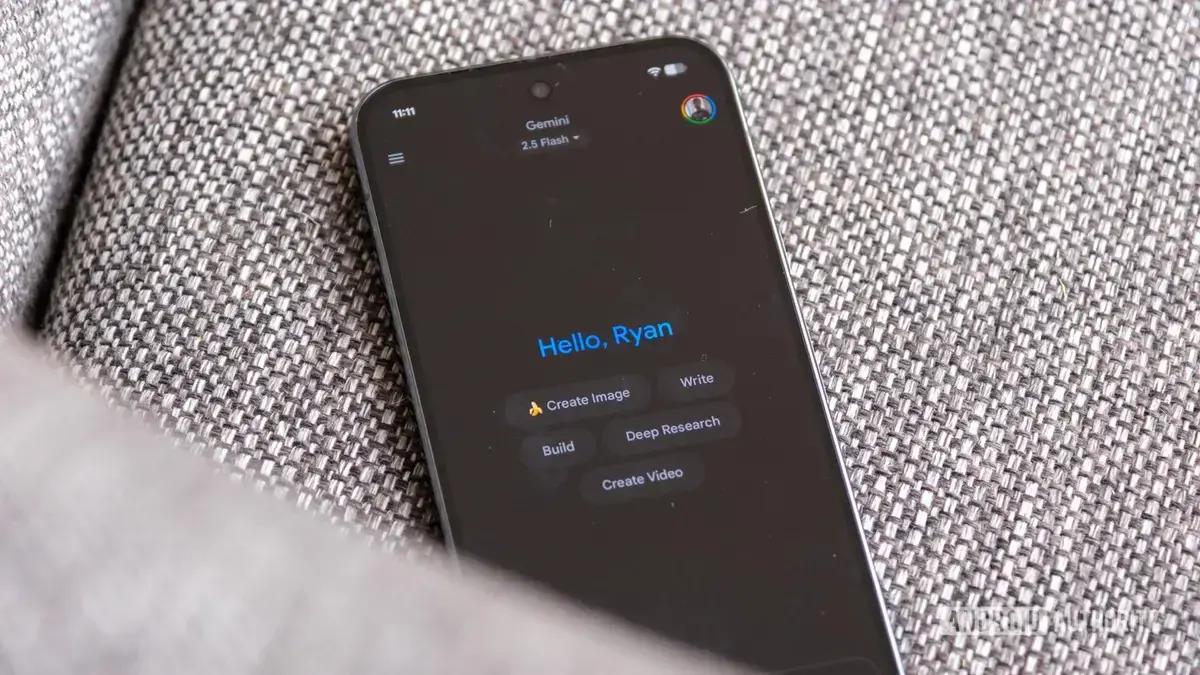 Google testa nova tela inicial do Gemini com sugestões rápidas e variáveis