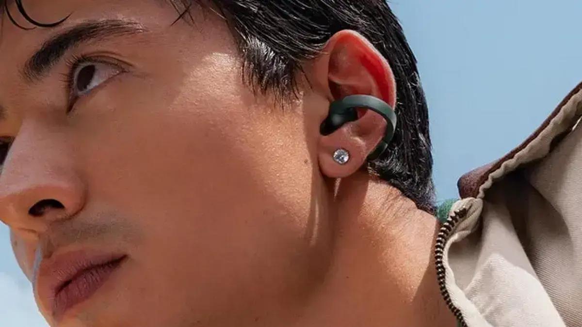 Conheça o fone de ouvido sem fio Motorola Moto Buds Loop lançado em 2025