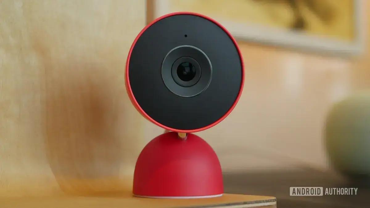 Opção econômica para câmera de segurança interna: substituto à Nest Cam 1 Opção econômica para câmera de segurança interna: substituto à Nest Cam