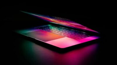 Lançamento do MacBook Pro M6 com tela OLED depende da Samsung instalar equipamentos até o fim de 2026