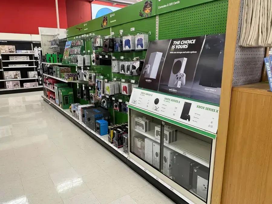 Produtos Xbox continuam disponíveis na Target e Walmart, diz varejo americano