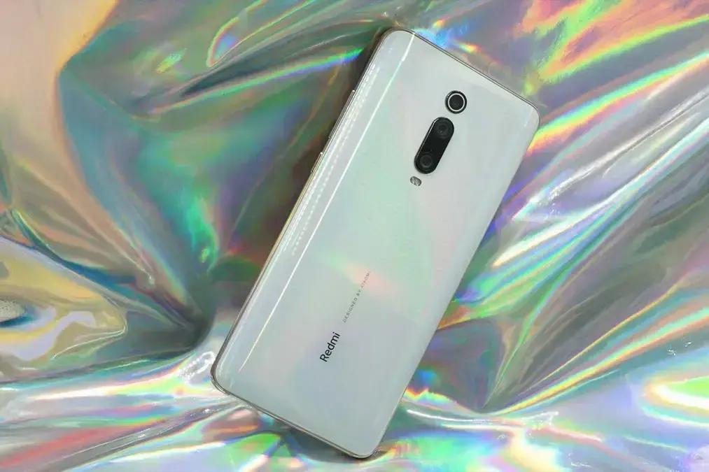 Redmi inicia apresentação de seus dois novos celulares topo de linha