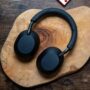 Fones Sony WH-1000XM5 registram menor preço do ano nos EUA, não disponível no Brasil