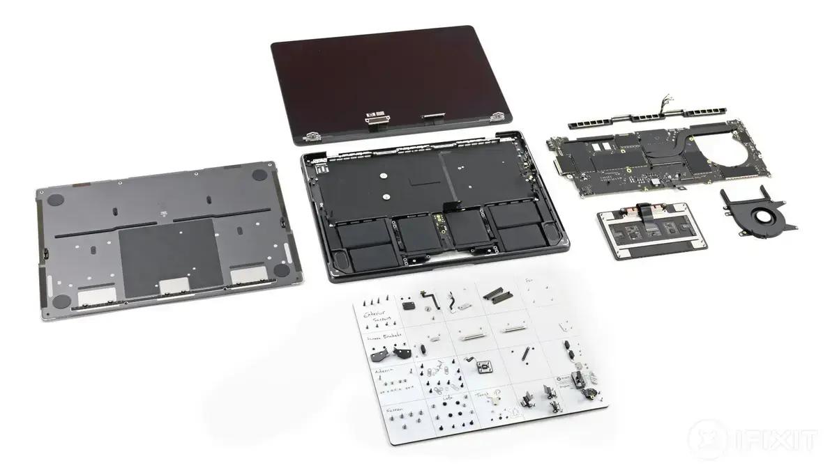 Análise técnica do MacBook Pro com chip M5 mostra poucas mudanças internas 1 Análise técnica do MacBook Pro com chip M5 mostra poucas mudanças internas