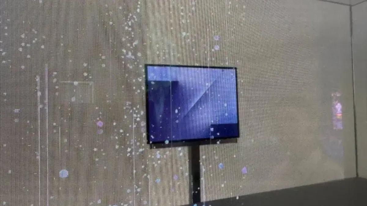 Quão fina é a primeira smartphone tri-dobrável da Samsung?