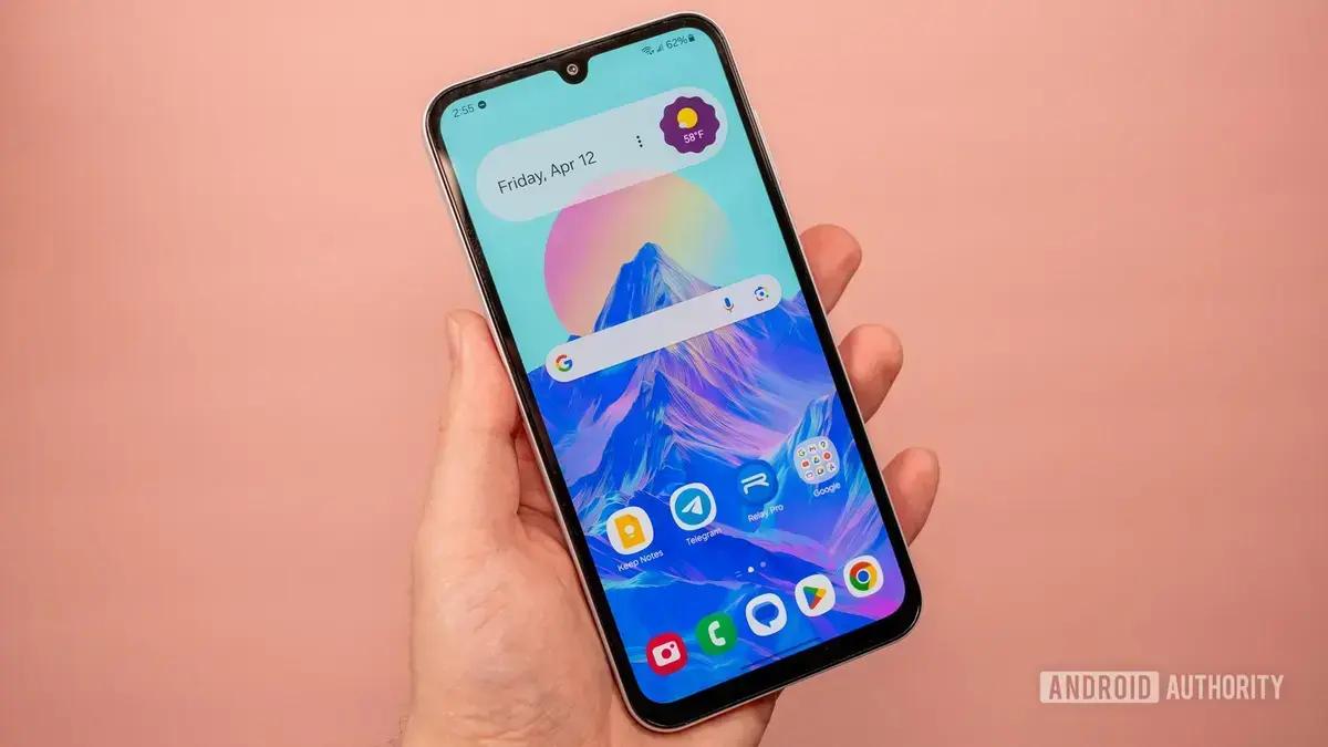 O celular Android acessível que recomendei para minha mãe no Brasil