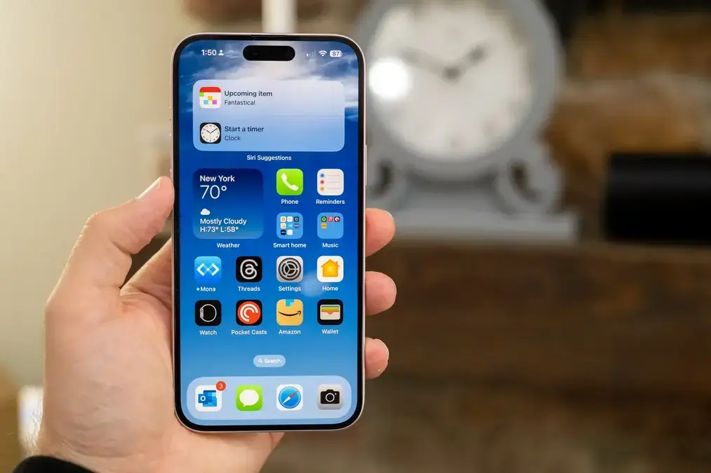 Apple deve adotar design uniforme no iPhone 18, eliminando visual traseiro em duas cores