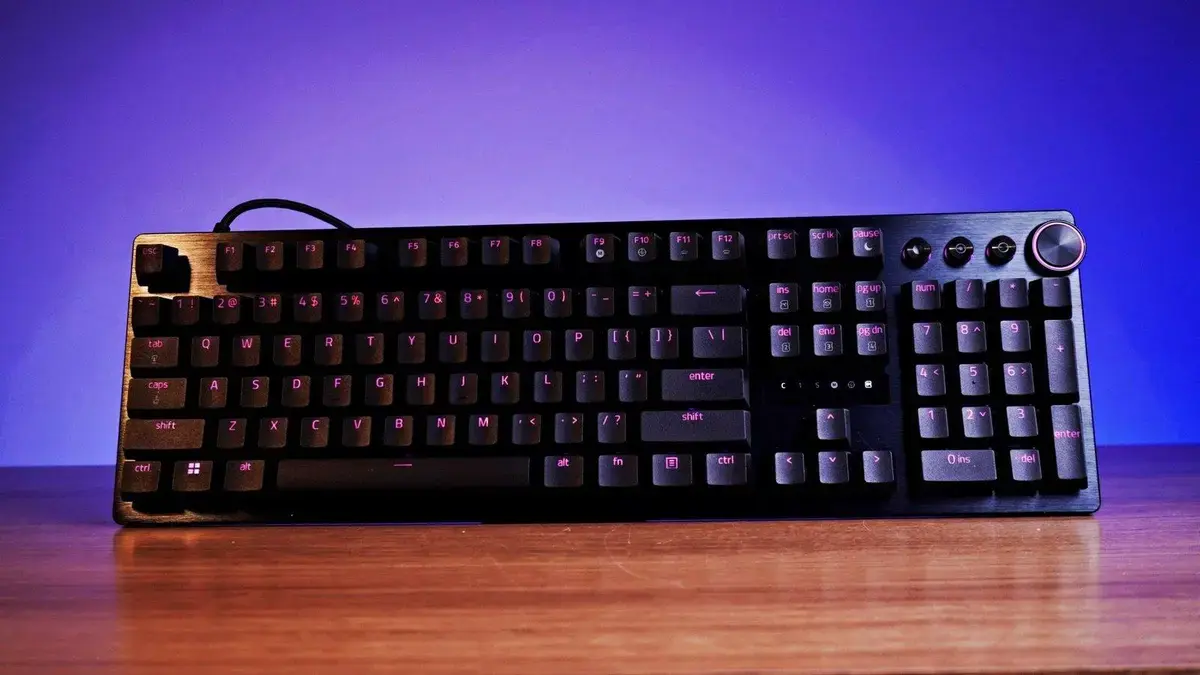 Análise do Razer Huntsman V3 Pro: desempenho e características do teclado com acionamento variável