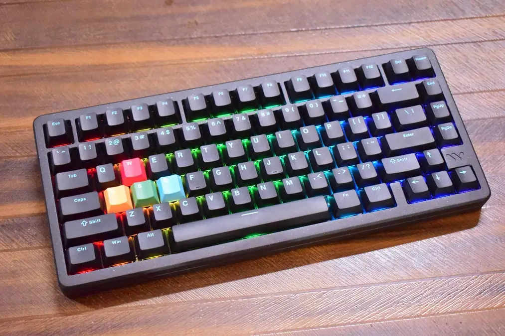 Review do teclado Womier SK75 TMR: desempenho e tecnologia magnética Rapid Trigger