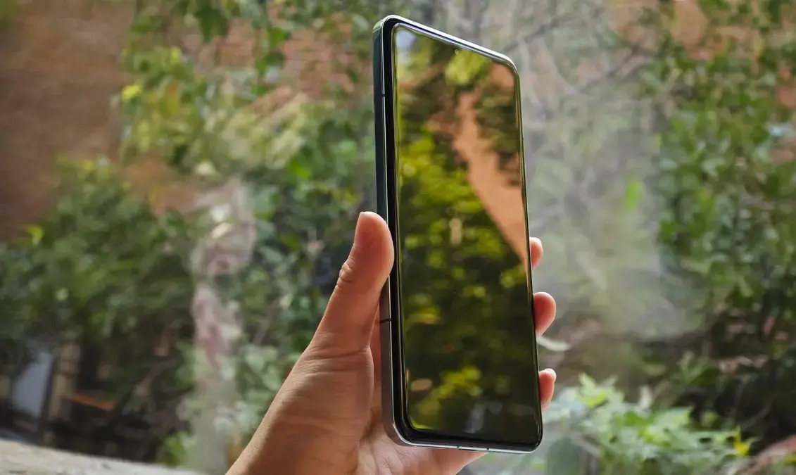 O fim discreto das telas curvas em smartphones: causas e mudanças no mercado 35 O fim discreto das telas curvas em smartphones: causas e mudanças no mercado