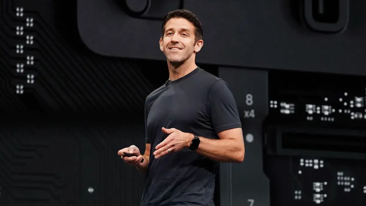 John Ternus é o favorito para ser o próximo CEO da Apple