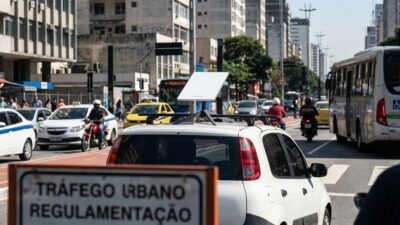 Antena Starlink no trânsito: por que multa reflete conflito entre telecom e leis no Brasil? 43 Uso da antena Starlink em veículos no Brasil gera polêmicas e multas devido a conflitos regulatórios