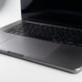 Apple lança MacBook Pro redesenhado com design moderno e desempenho avançado