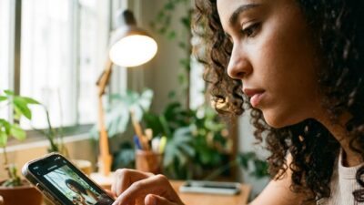 Edição automática de fotos com IA transforma a percepção visual e cultural no Brasil em 2024