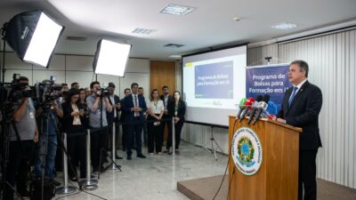 Governo lança 5 mil bolsas gratuitas para formação técnica em Inteligência Artificial