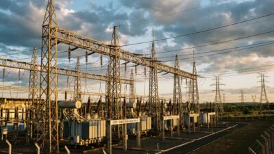 Risco subestimado do apagão global ameaça estabilidade energética do Brasil 36 Riscos do apagão global e vulnerabilidades da rede elétrica brasileira